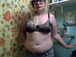 BBW Peeing in Her Pants on Webcam