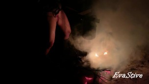 milf pisses standing in a bonfire