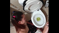 step Daughter cleaning ‘s dick after taking him for a piss
