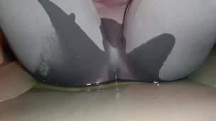 ⭐ Nonchalanty Pissing my Yoga Pants While Texting