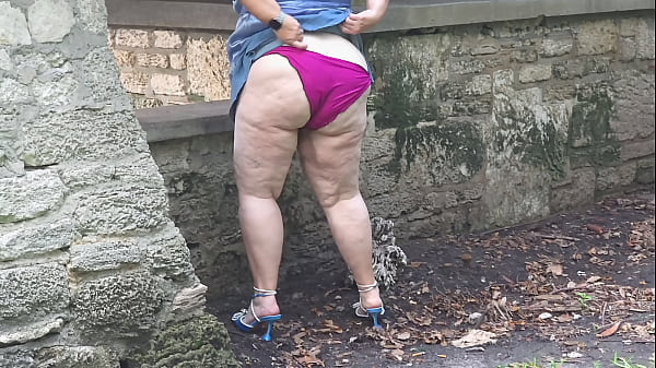 Peeing compilation – sexy bbw ssbbw pissing